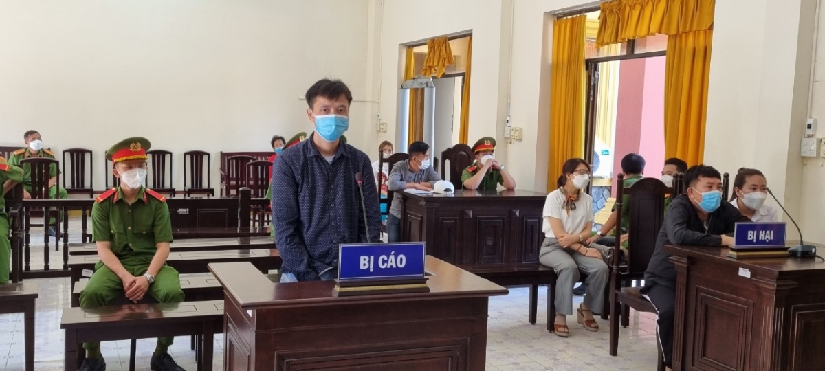 Kiên Giang: 16 năm tù cho kẻ làm giả giấy tờ đất để lừa đảo